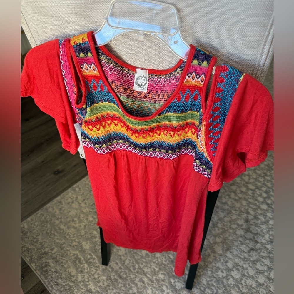 Sun n Moon Red Multicolor Embroidered Santa Fe Beaded Scuba Sleeve Blouse, S